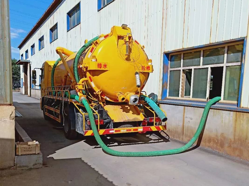 紫鑫城厂区化粪池清理